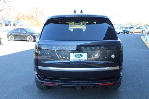 2025 Land Rover Range Rover SV