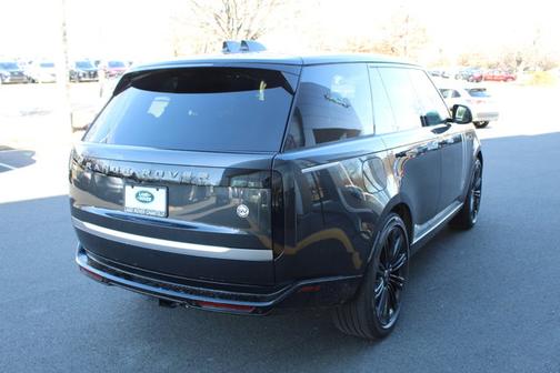 2025 Land Rover Range Rover SV