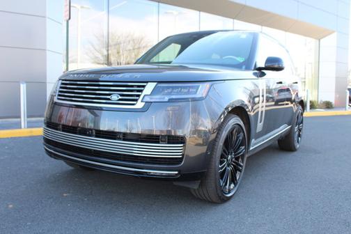 2025 Land Rover Range Rover SV