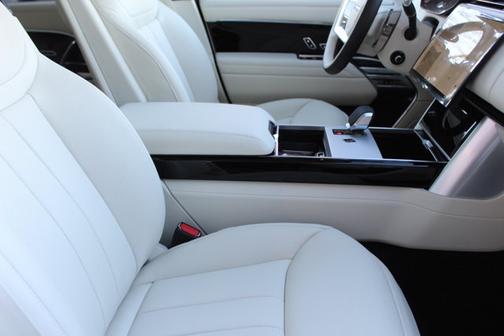 2025 Land Rover Range Rover SE