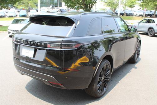 2026 Land Rover Range Rover Velar Dynamic SE