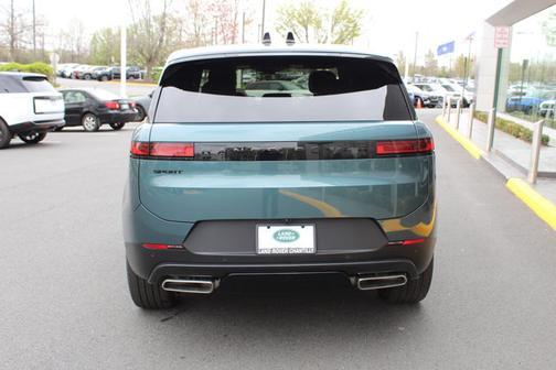 2025 Land Rover Range Rover Sport SE