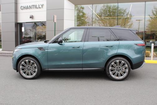 2025 Land Rover Range Rover Sport SE