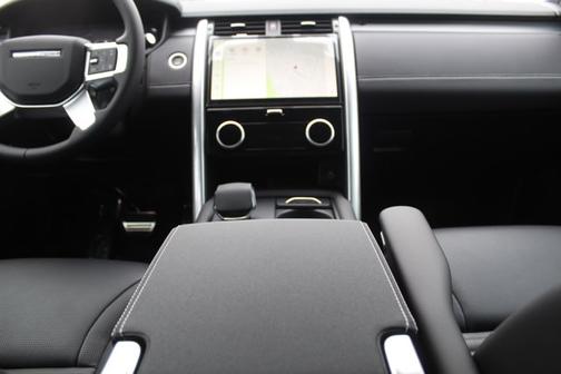 2025 Land Rover Discovery Dynamic SE