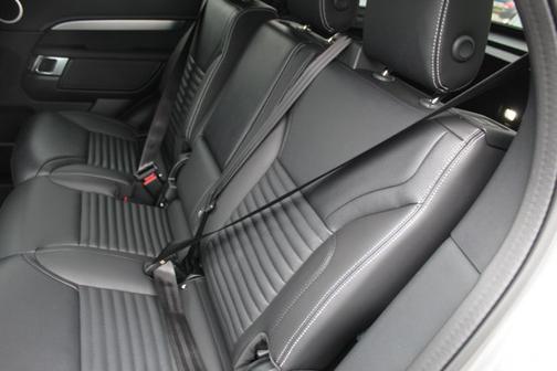 2025 Land Rover Discovery Dynamic SE
