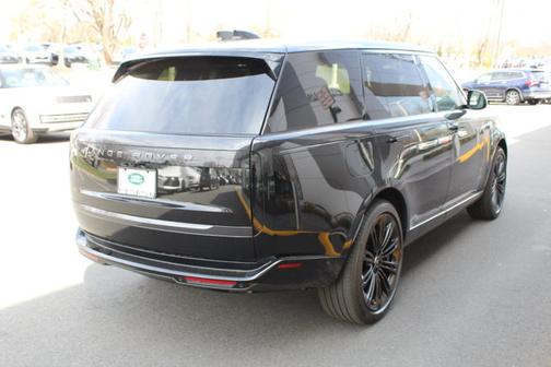 2025 Land Rover Range Rover SE