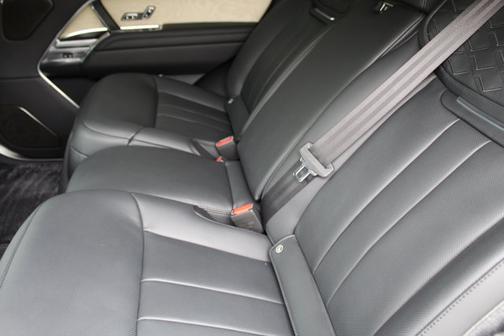 2025 Land Rover Range Rover SV