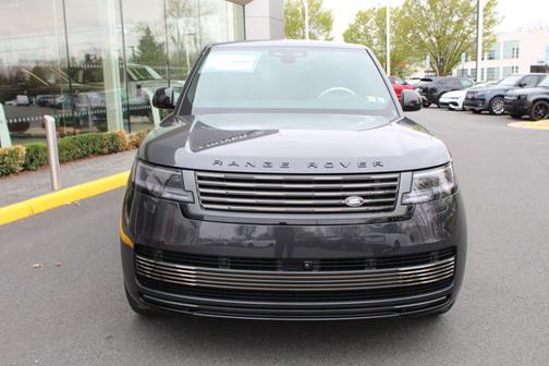 2025 Land Rover Range Rover SV