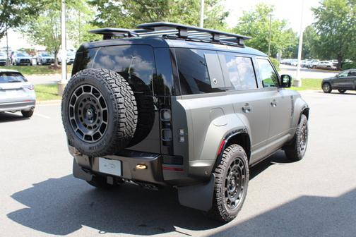 2025 Land Rover Defender OCTA Edition One