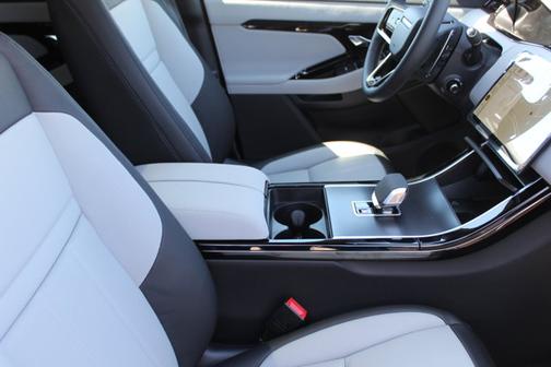 2026 Land Rover Range Rover Evoque Dynamic SE