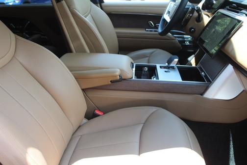 2025 Land Rover Range Rover SE