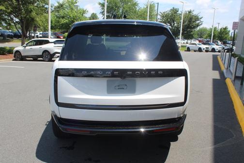 2025 Land Rover Range Rover SE