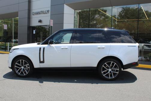 2025 Land Rover Range Rover SE