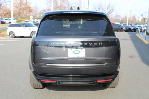 2025 Land Rover Range Rover SE
