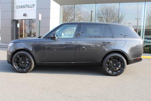 2025 Land Rover Range Rover SE