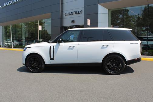 2025 Land Rover Range Rover SE