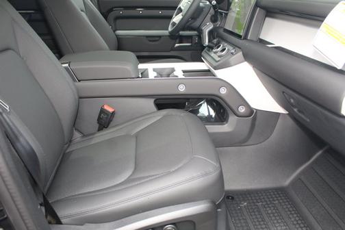 2025 Land Rover Defender S