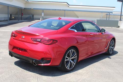 2022 INFINITI Q60 LUXE