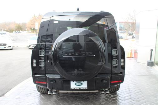 2025 Land Rover Defender V8