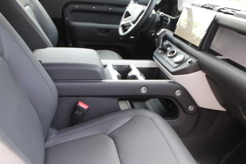2025 Land Rover Defender X-Dynamic SE