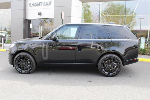 2025 Land Rover Range Rover SE