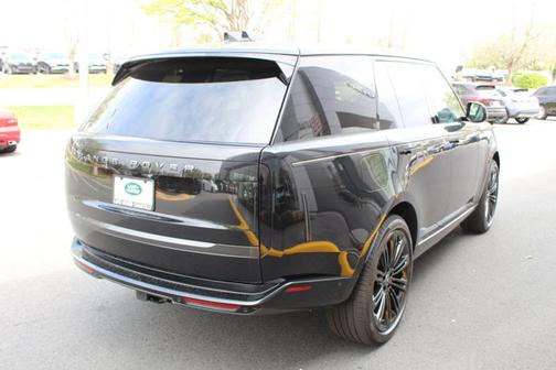 2025 Land Rover Range Rover SE