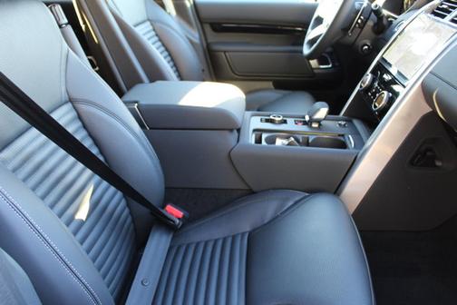 2025 Land Rover Discovery S