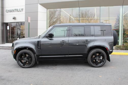 2025 Land Rover Defender X-Dynamic SE