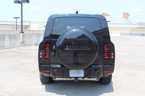 2025 Land Rover Defender X-Dynamic SE