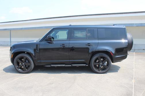2025 Land Rover Defender X-Dynamic SE