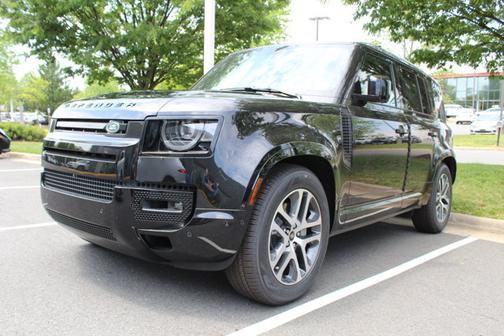 2025 Land Rover Defender X-Dynamic SE