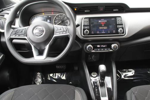 2020 Nissan Kicks SV