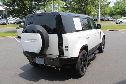 2025 Land Rover Defender V8