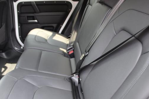 2025 Land Rover Defender V8