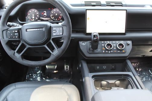 2024 Land Rover Defender V8