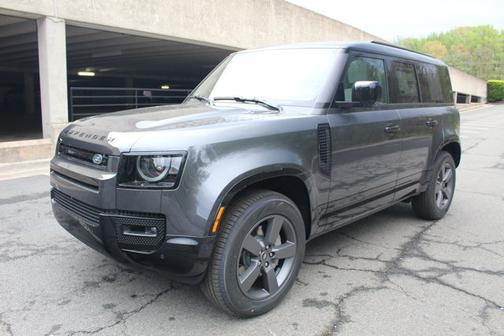 2025 Land Rover Defender X-Dynamic SE