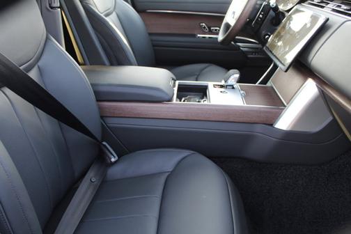 2025 Land Rover Range Rover SE