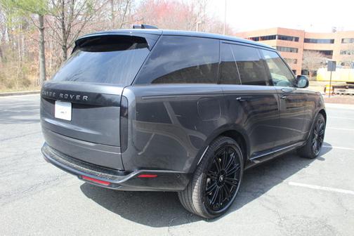 2025 Land Rover Range Rover SE