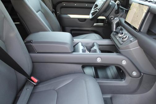 2025 Land Rover Defender S