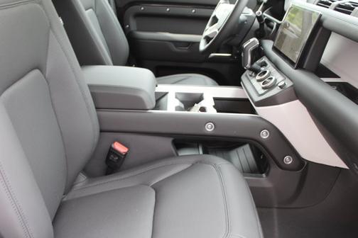 2025 Land Rover Defender S