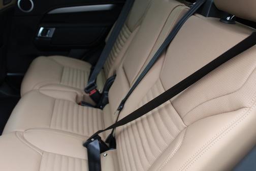 2025 Land Rover Discovery Dynamic SE