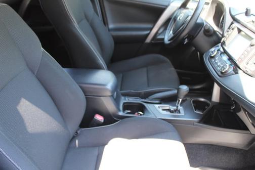 2018 Toyota RAV4 Hybrid LE