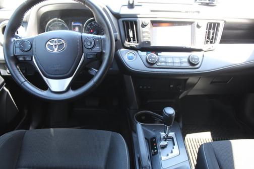 2018 Toyota RAV4 Hybrid LE