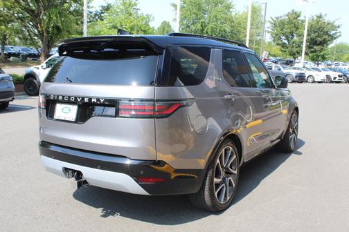 2024 Land Rover Discovery Metropolitan Edition