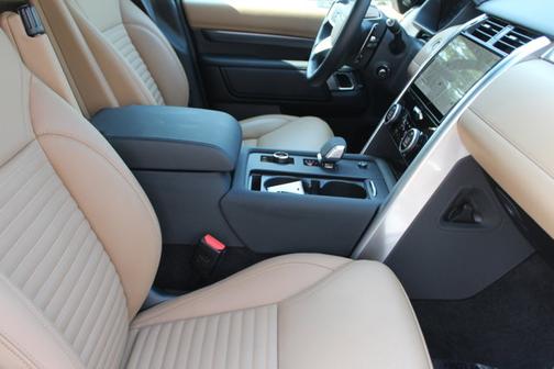 2024 Land Rover Discovery Metropolitan Edition