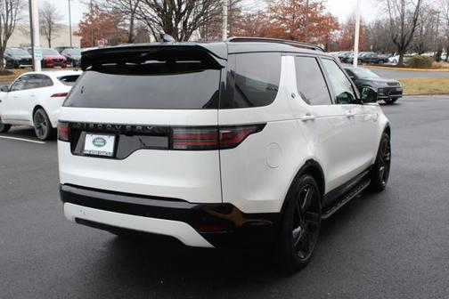 2024 Land Rover Discovery Dynamic SE