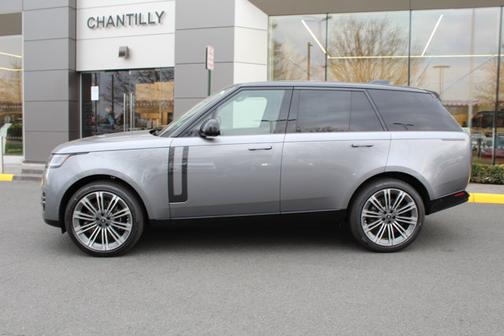 2025 Land Rover Range Rover SE