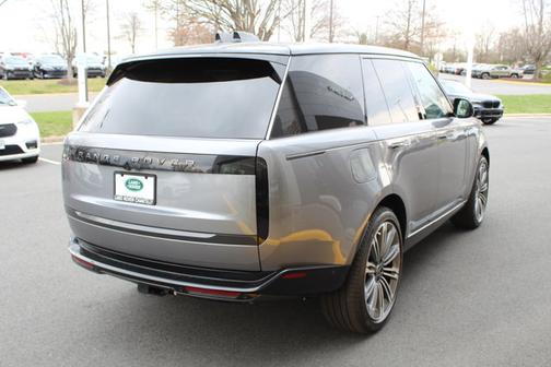 2025 Land Rover Range Rover SE