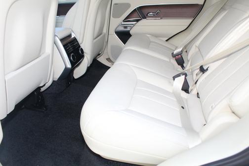 2025 Land Rover Range Rover SE