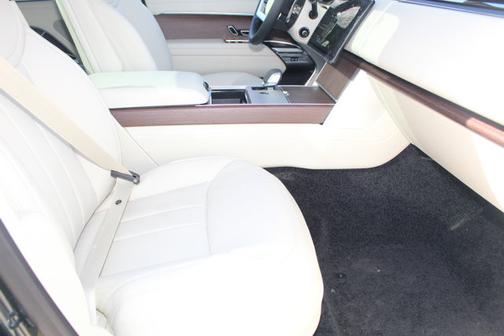 2025 Land Rover Range Rover SE